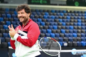 华体会官网-利物浦引发争议!,费德勒官方宣布重返赛场新规观众掌声雷动-华体会官网