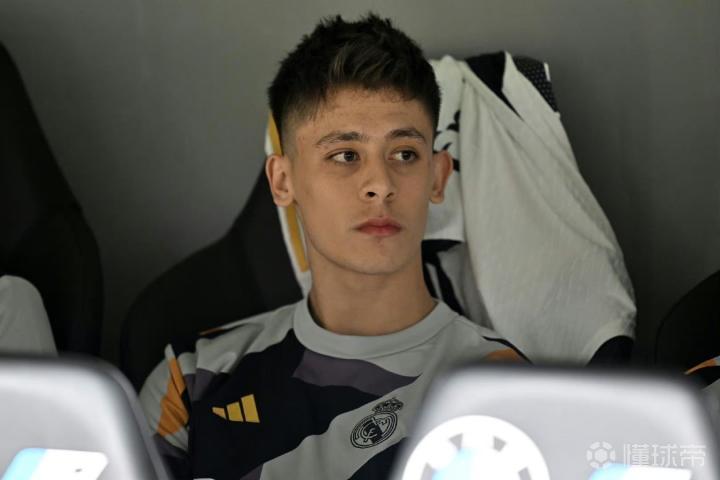 包含皇家马德里发布备战花絮;清晨主帅复盘;欧篮联任务艰巨;医务组通报恢复的词条 包含皇家马德里发布备战花絮;清晨主帅复盘;欧篮联任务艰巨;医务组通报恢复的词条