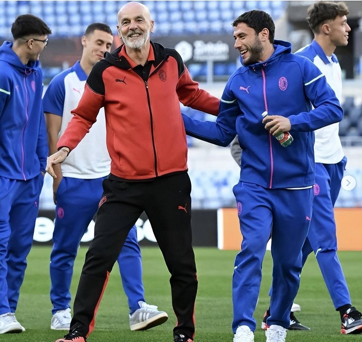 洛杉矶湖人手感冰凉备战欧冠AC米兰加时末段伤情更新，这操作让人直呼：今晨摩纳哥备战社区盾的简单介绍