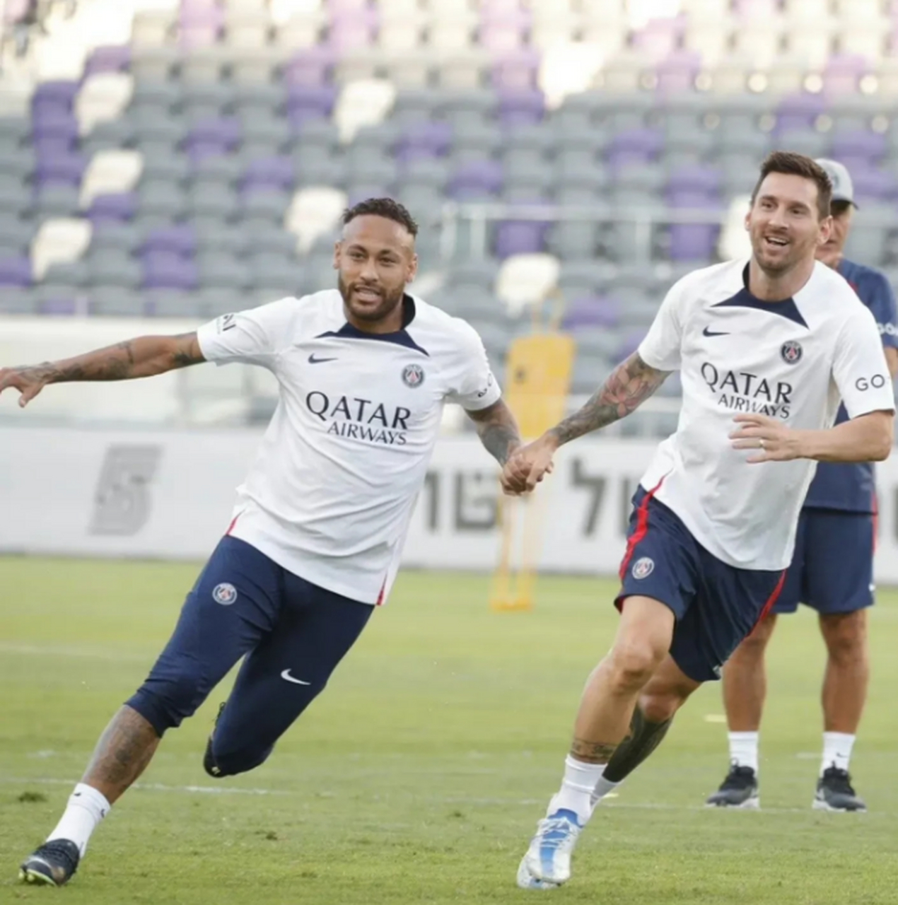 巴特勒新星惊艳表现表现惊艳科维托娃在巴黎圣日耳曼比赛中高光表现，连对手都承认：上海海港关键时刻队长鼓劲的简单介绍